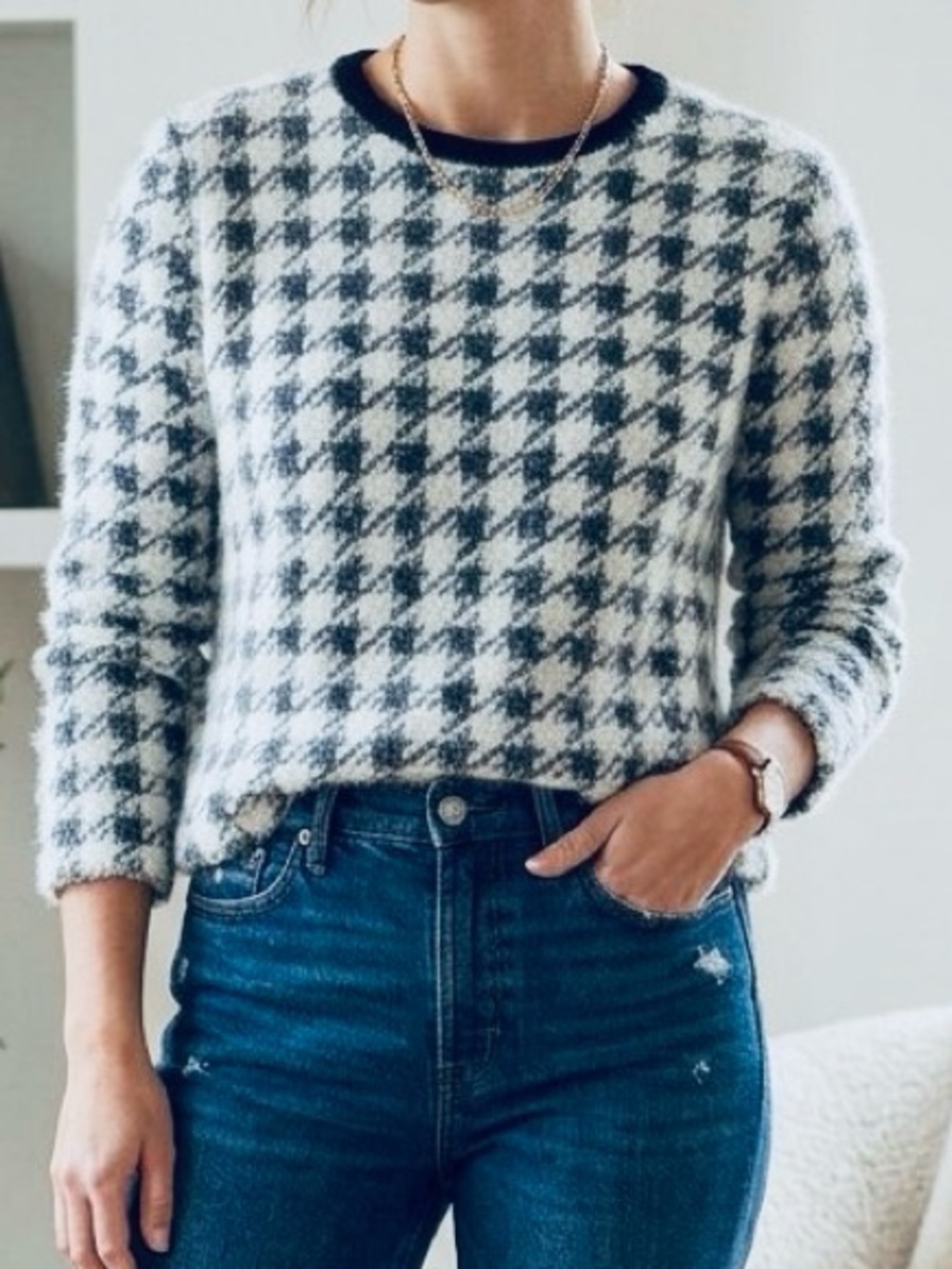 Mellóday Black White Houndstooth Fuzzy Eyelash Knit Crewneck Pullover Sweater